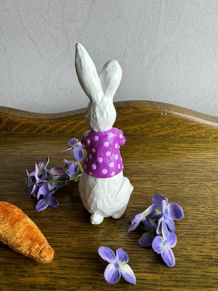 Hand Painted Resin Bunny Holding a Daisy